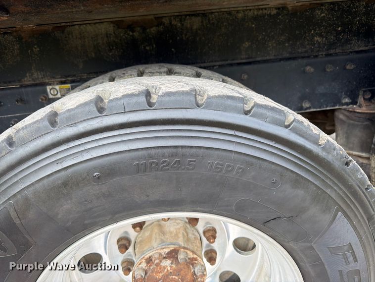 image for item FK3482 2017 Peterbilt 567 