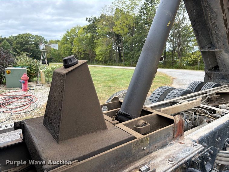 image for item FK3483 2007 Sterling L8500 dump truck