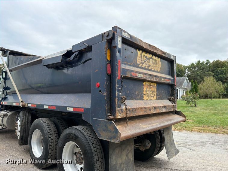 image for item FK3483 2007 Sterling L8500 dump truck