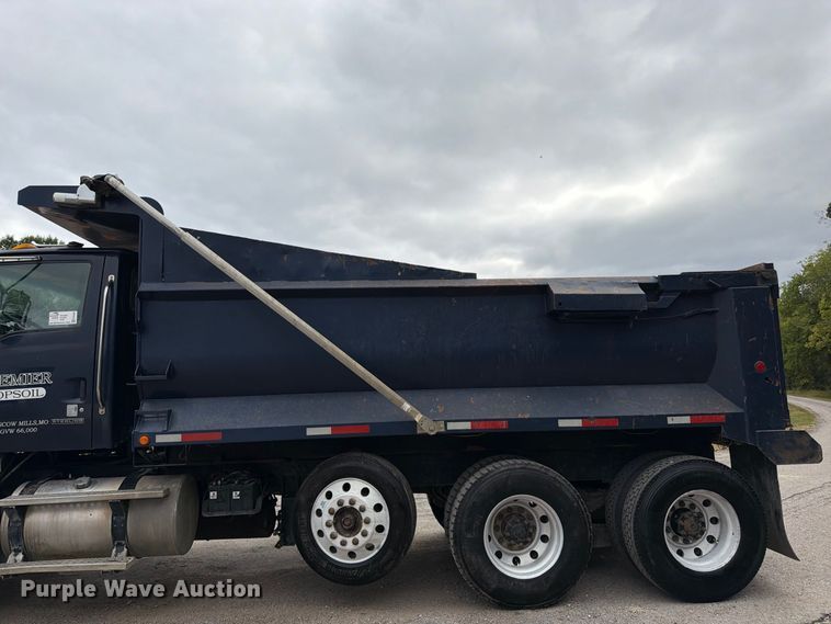 image for item FK3483 2007 Sterling L8500 dump truck