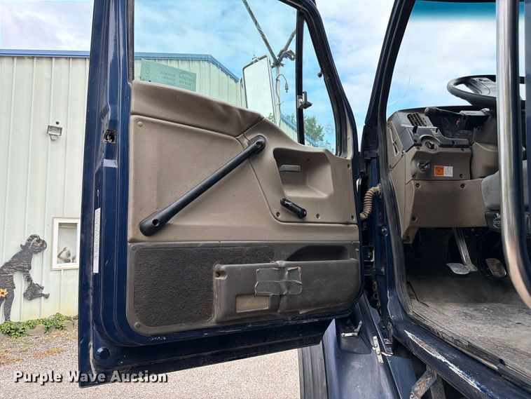 image for item FK3483 2007 Sterling L8500 dump truck