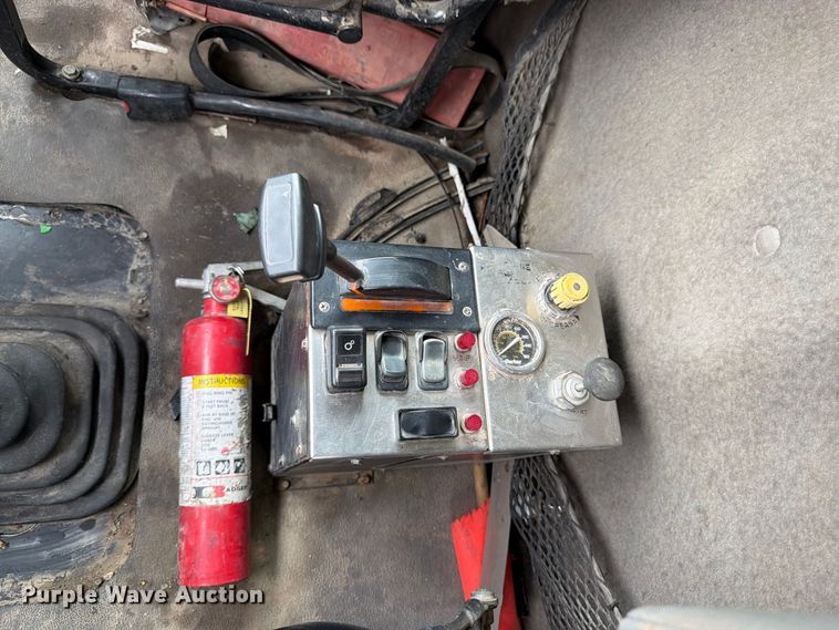 image for item FK3483 2007 Sterling L8500 dump truck