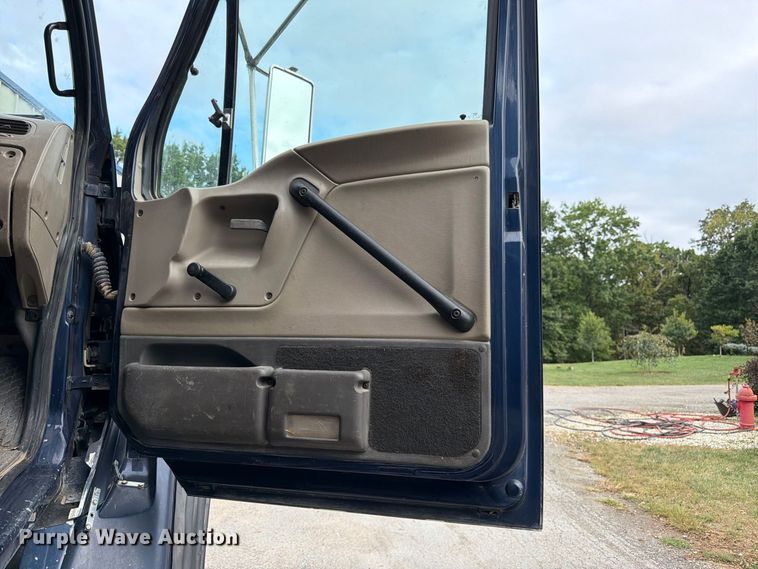 image for item FK3483 2007 Sterling L8500 dump truck