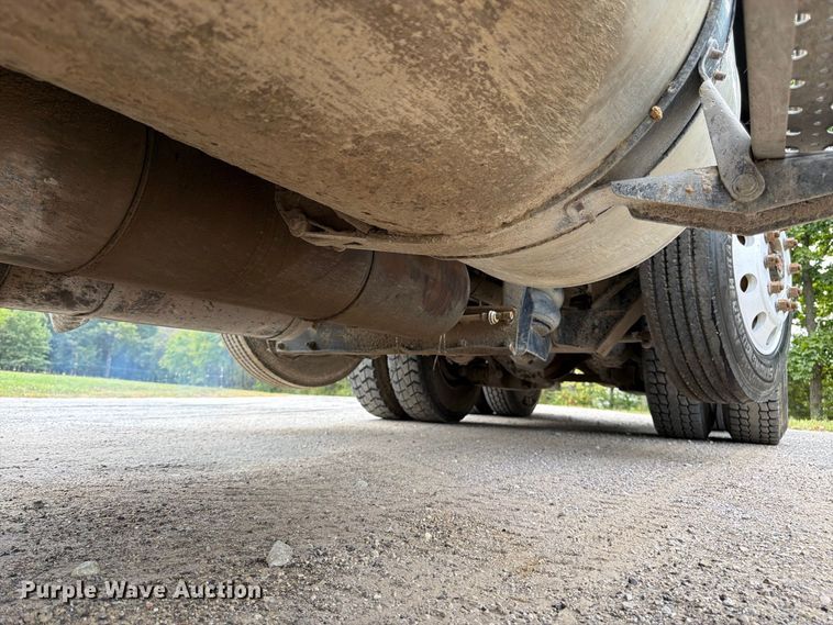 image for item FK3483 2007 Sterling L8500 dump truck