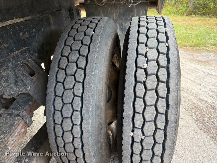 image for item FK3483 2007 Sterling L8500 dump truck