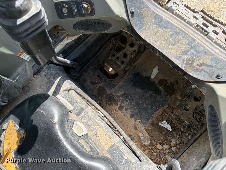image for item FK3484 2018 Bobcat T650 tracked skid steer loader