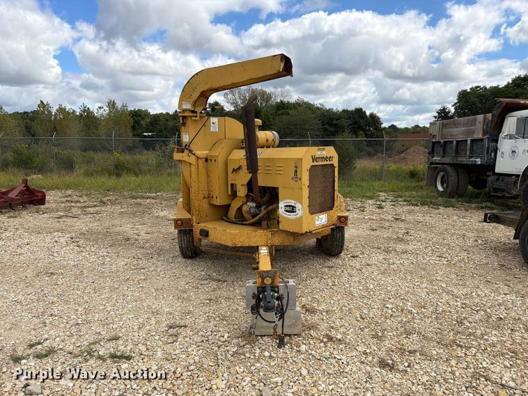 image for item FK3488 1992 Vermeer 1250BC wood chipper