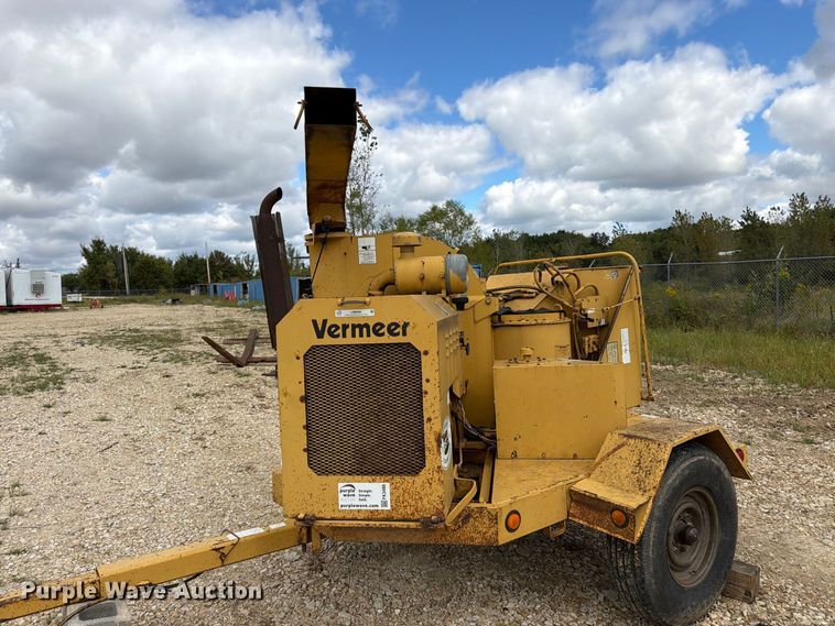 image for item FK3488 1992 Vermeer 1250BC wood chipper