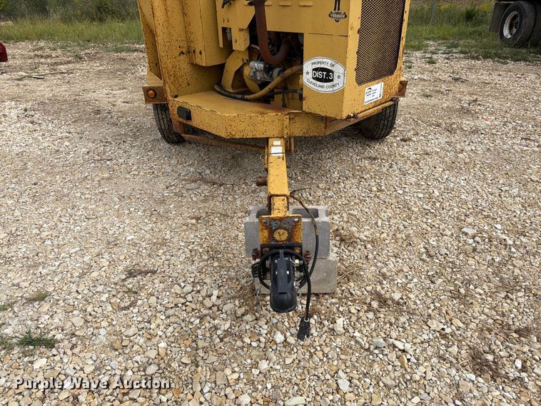 image for item FK3488 1992 Vermeer 1250BC wood chipper