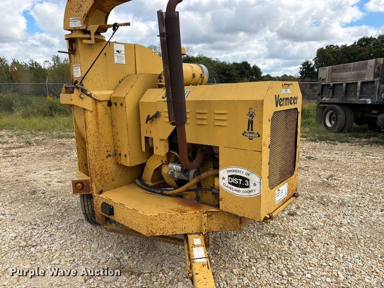 image for item FK3488 1992 Vermeer 1250BC wood chipper