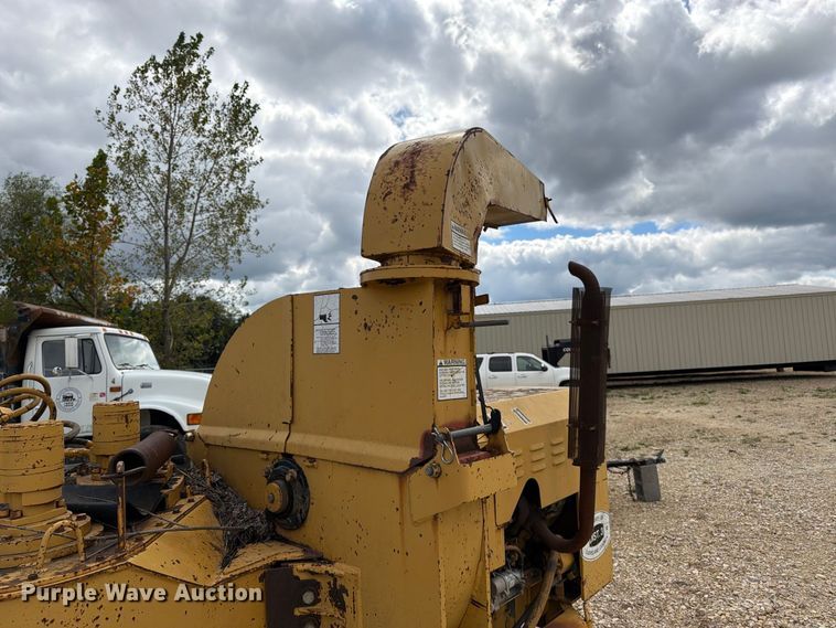 image for item FK3488 1992 Vermeer 1250BC wood chipper