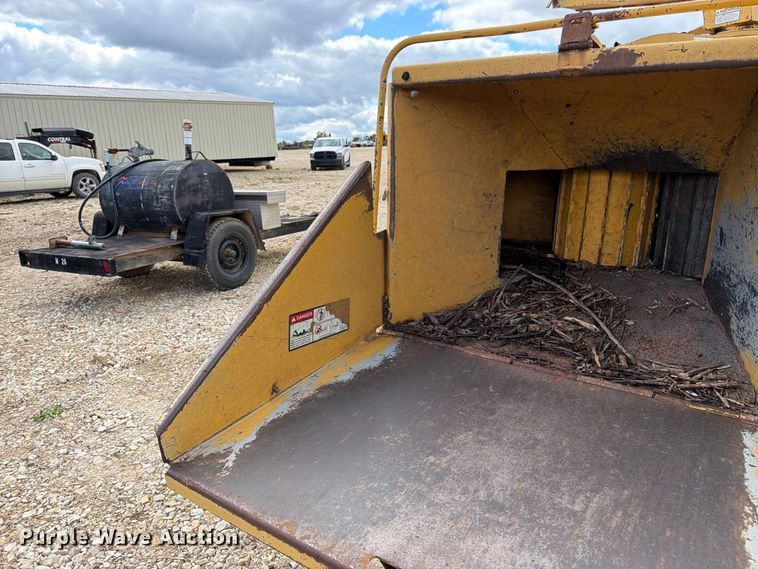 image for item FK3488 1992 Vermeer 1250BC wood chipper