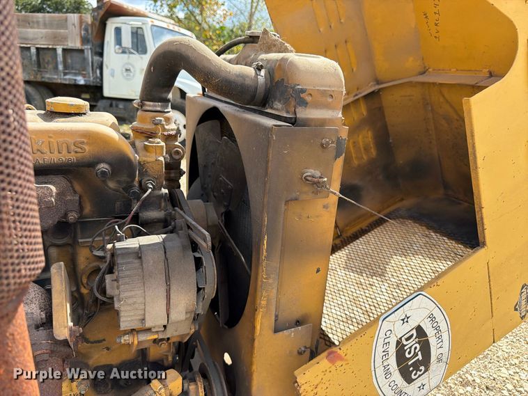 image for item FK3488 1992 Vermeer 1250BC wood chipper