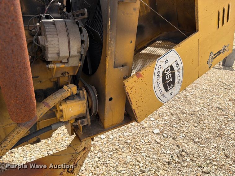 image for item FK3488 1992 Vermeer 1250BC wood chipper