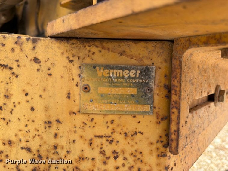 image for item FK3488 1992 Vermeer 1250BC wood chipper