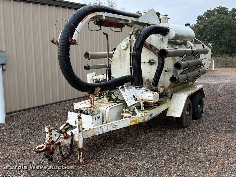 Camel vacuum excavator
