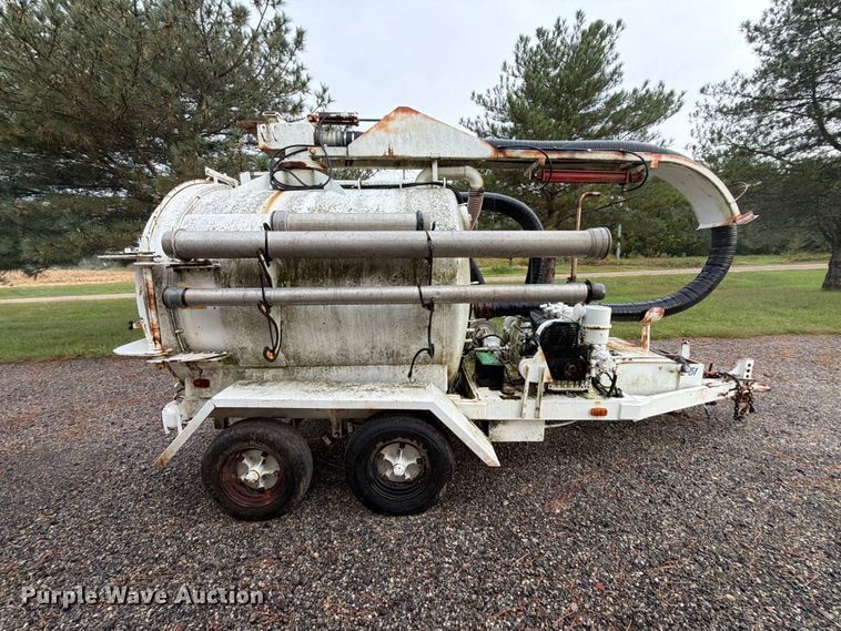image for item FK3496 Camel vacuum excavator