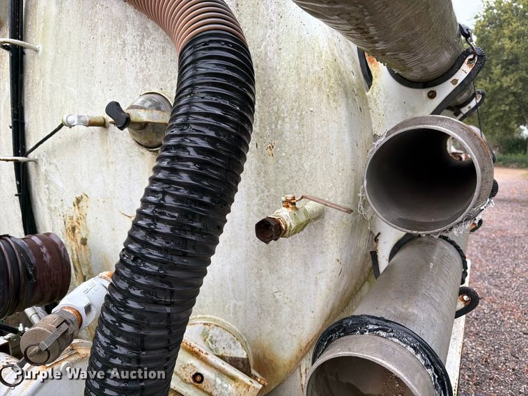 image for item FK3496 Camel vacuum excavator