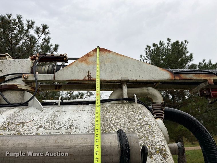 image for item FK3496 Camel vacuum excavator
