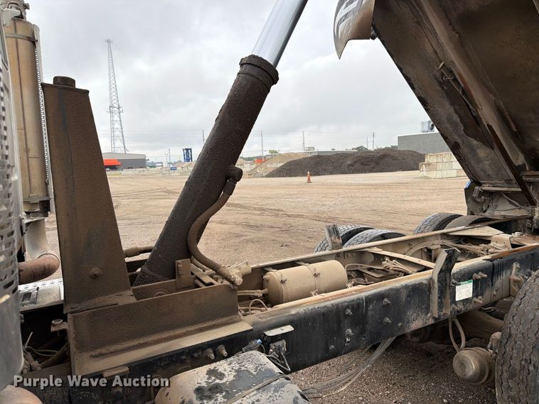 image for item FK3678 2005 Sterling L8500 dump truck