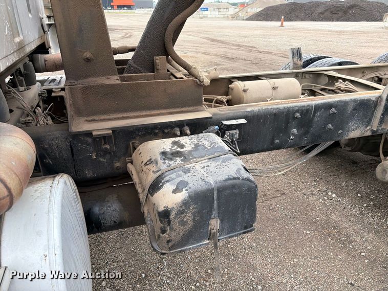 image for item FK3678 2005 Sterling L8500 dump truck