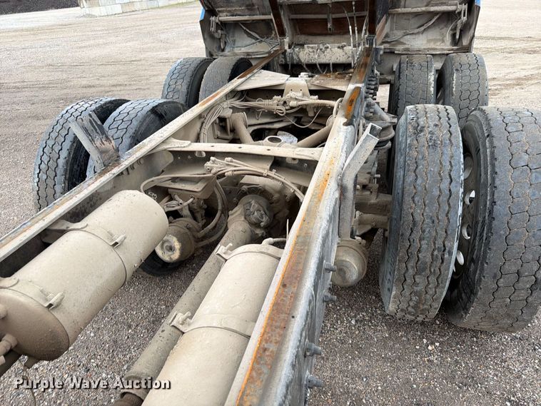 image for item FK3678 2005 Sterling L8500 dump truck