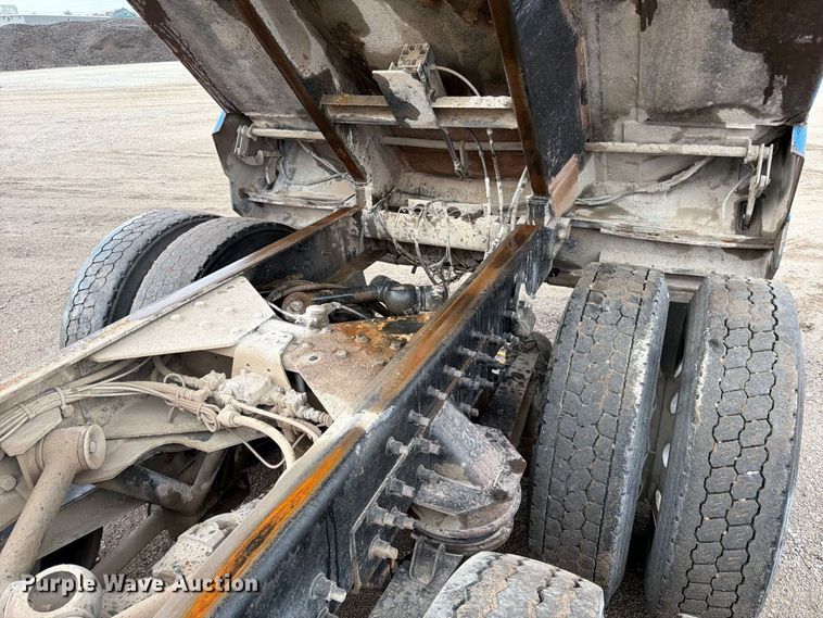 image for item FK3678 2005 Sterling L8500 dump truck