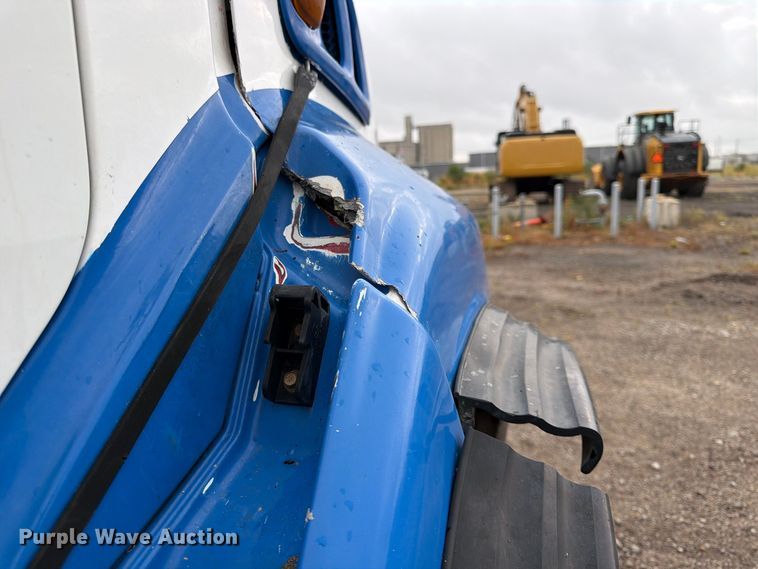 image for item FK3678 2005 Sterling L8500 dump truck