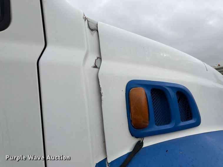 image for item FK3678 2005 Sterling L8500 dump truck