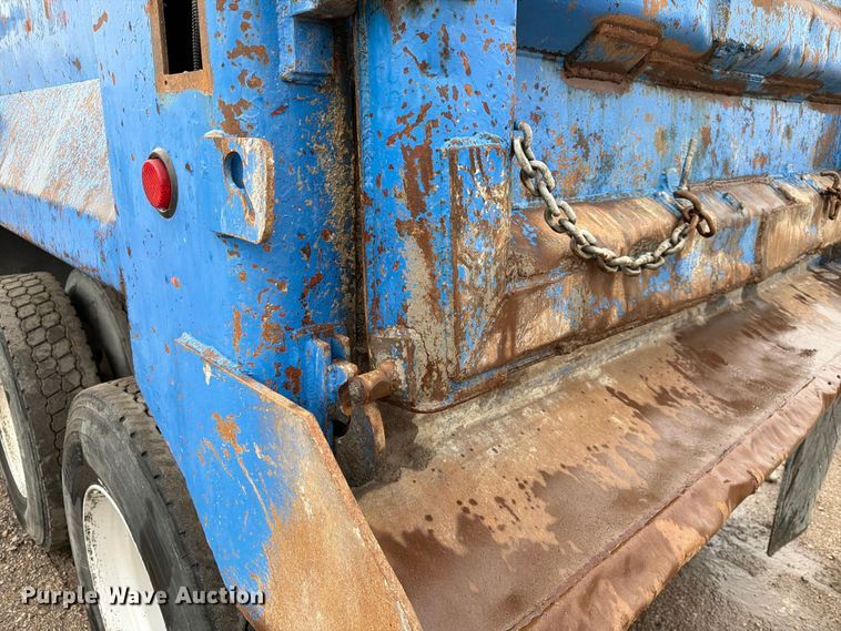 image for item FK3678 2005 Sterling L8500 dump truck