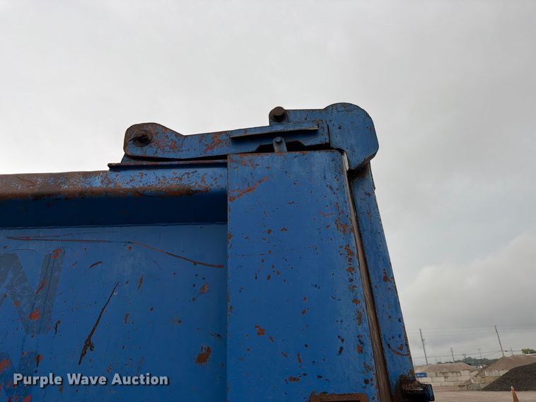 image for item FK3678 2005 Sterling L8500 dump truck