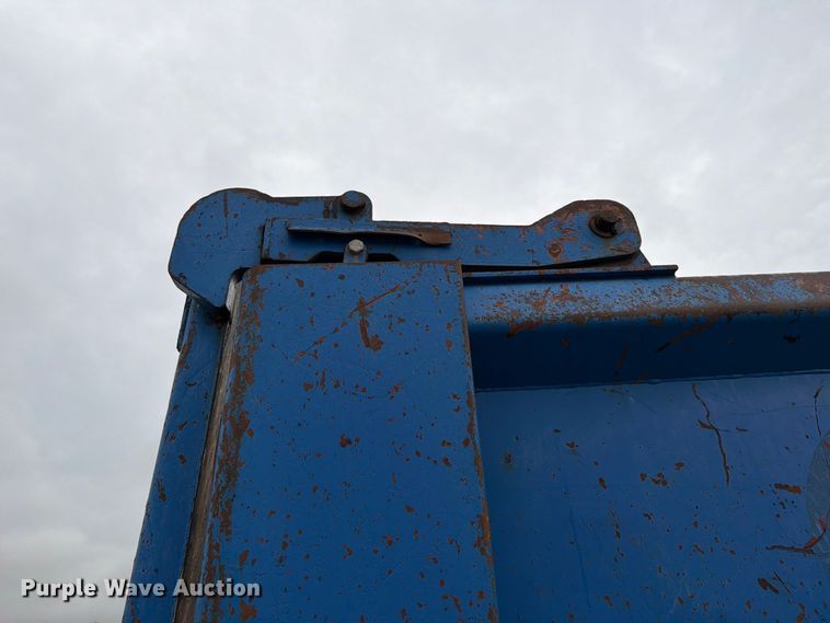image for item FK3678 2005 Sterling L8500 dump truck