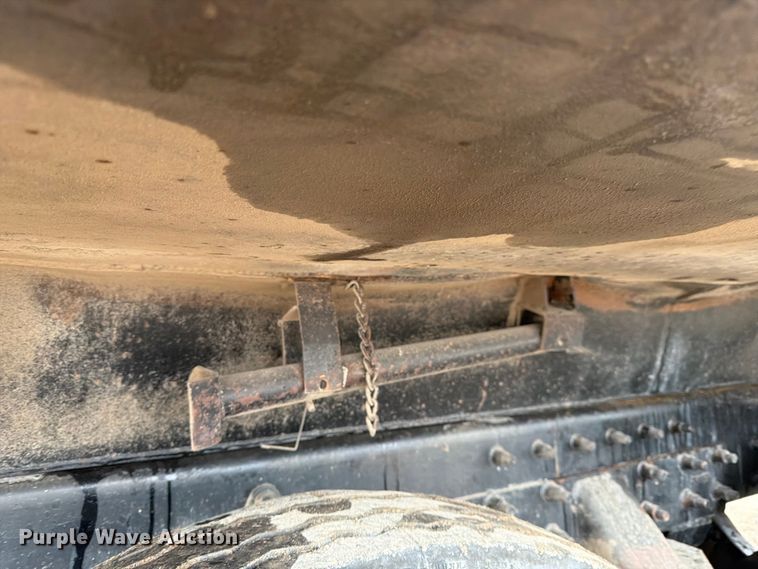 image for item FK3678 2005 Sterling L8500 dump truck