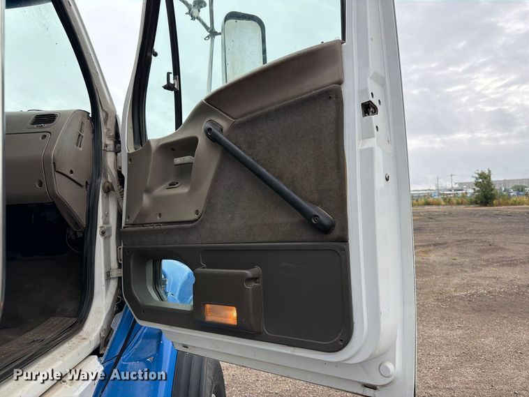 image for item FK3678 2005 Sterling L8500 dump truck