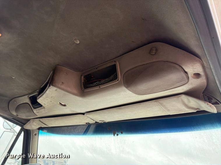 image for item FK3678 2005 Sterling L8500 dump truck