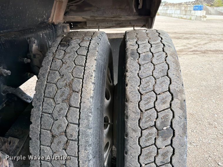 image for item FK3678 2005 Sterling L8500 dump truck