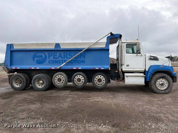 image for item FK3680 2016 Western Star 4700 dump truck