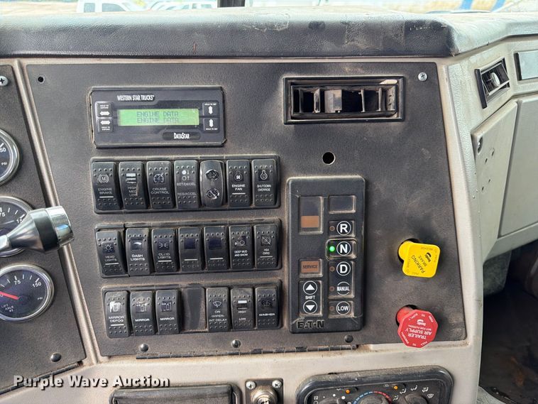 image for item FK3680 2016 Western Star 4700 dump truck