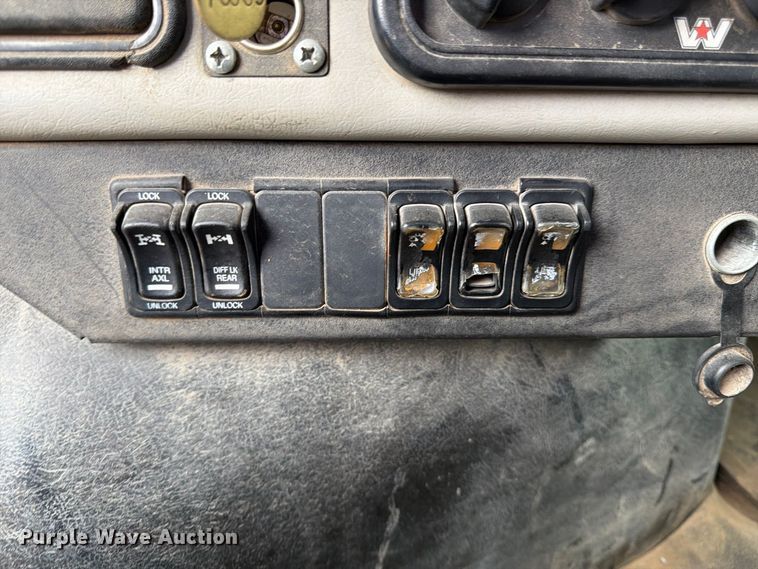 image for item FK3680 2016 Western Star 4700 dump truck