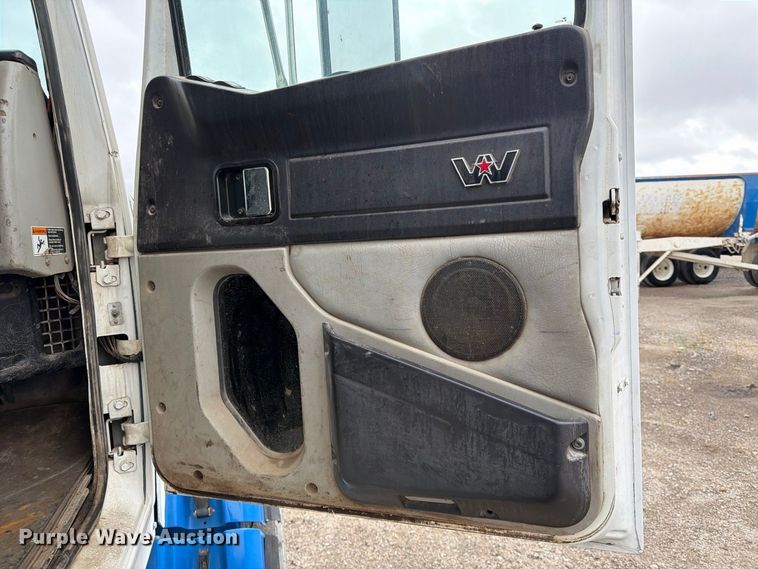 image for item FK3680 2016 Western Star 4700 dump truck