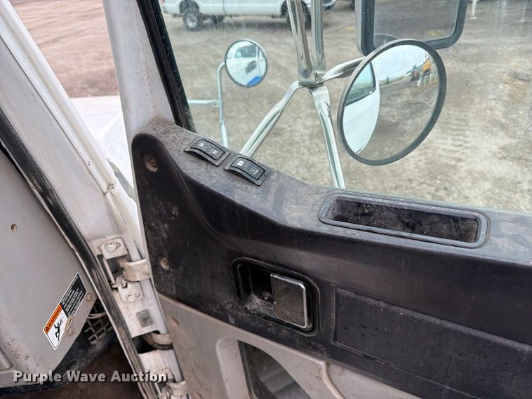 image for item FK3680 2016 Western Star 4700 dump truck