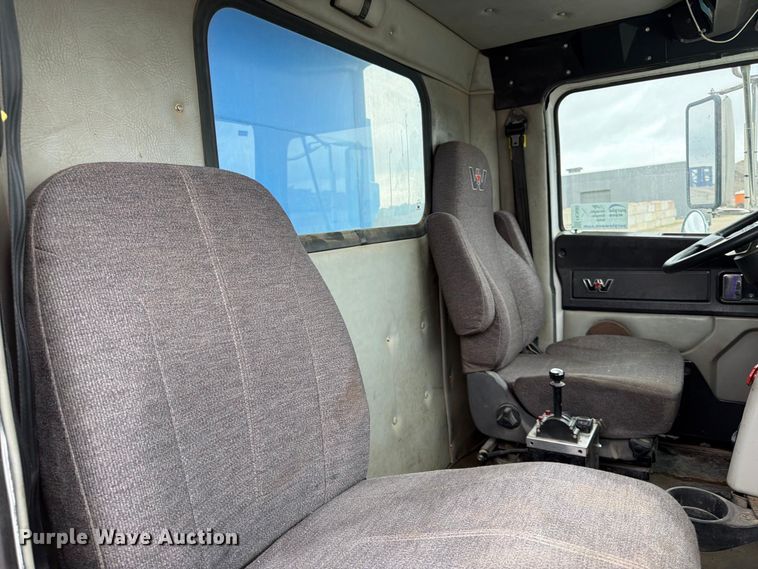 image for item FK3680 2016 Western Star 4700 dump truck
