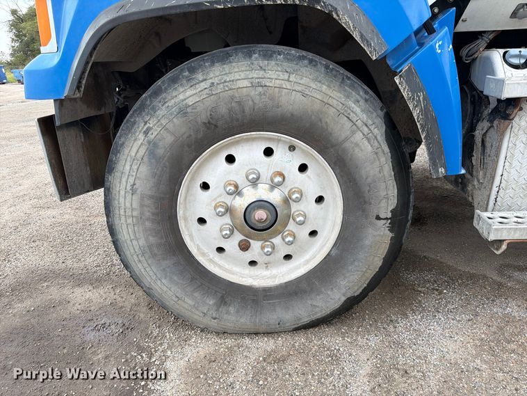 image for item FK3680 2016 Western Star 4700 dump truck