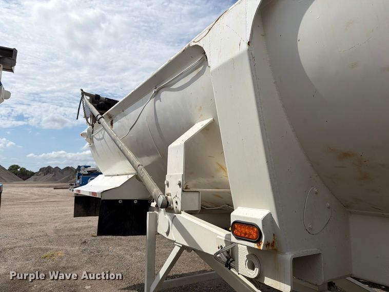 image for item FK3687 2002 Ranch ED2026QF end dump trailer