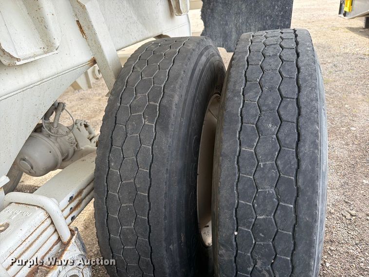 image for item FK3687 2002 Ranch ED2026QF end dump trailer