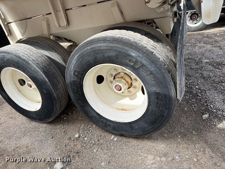 image for item FK3687 2002 Ranch ED2026QF end dump trailer