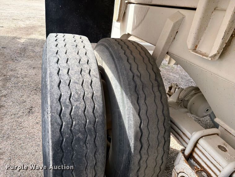 image for item FK3687 2002 Ranch ED2026QF end dump trailer