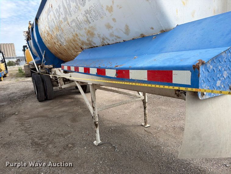 image for item FK3688 2007 Ranch ED28-30QF end dump trailer