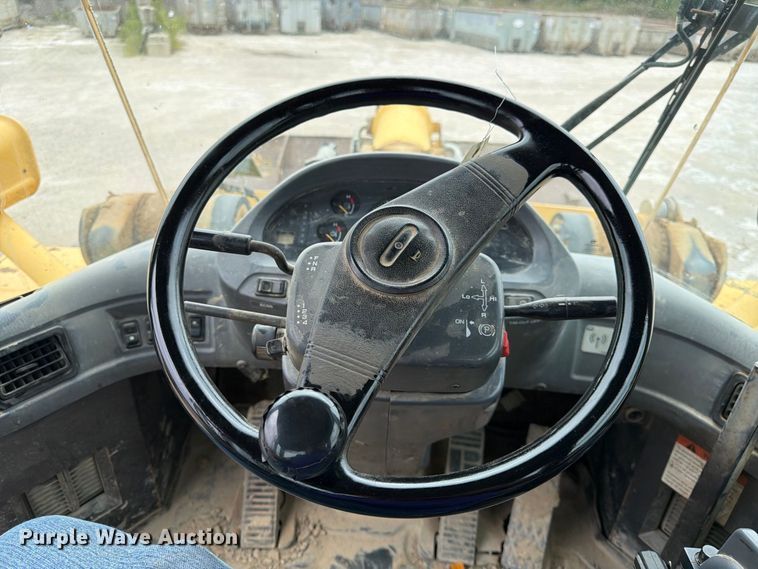 image for item FK3795 2005 Komatsu WA450 wheel loader
