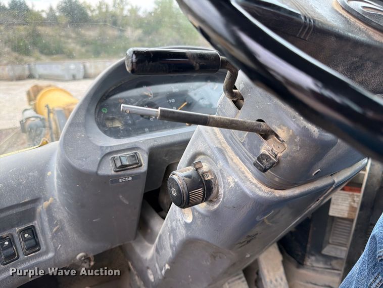 image for item FK3795 2005 Komatsu WA450 wheel loader